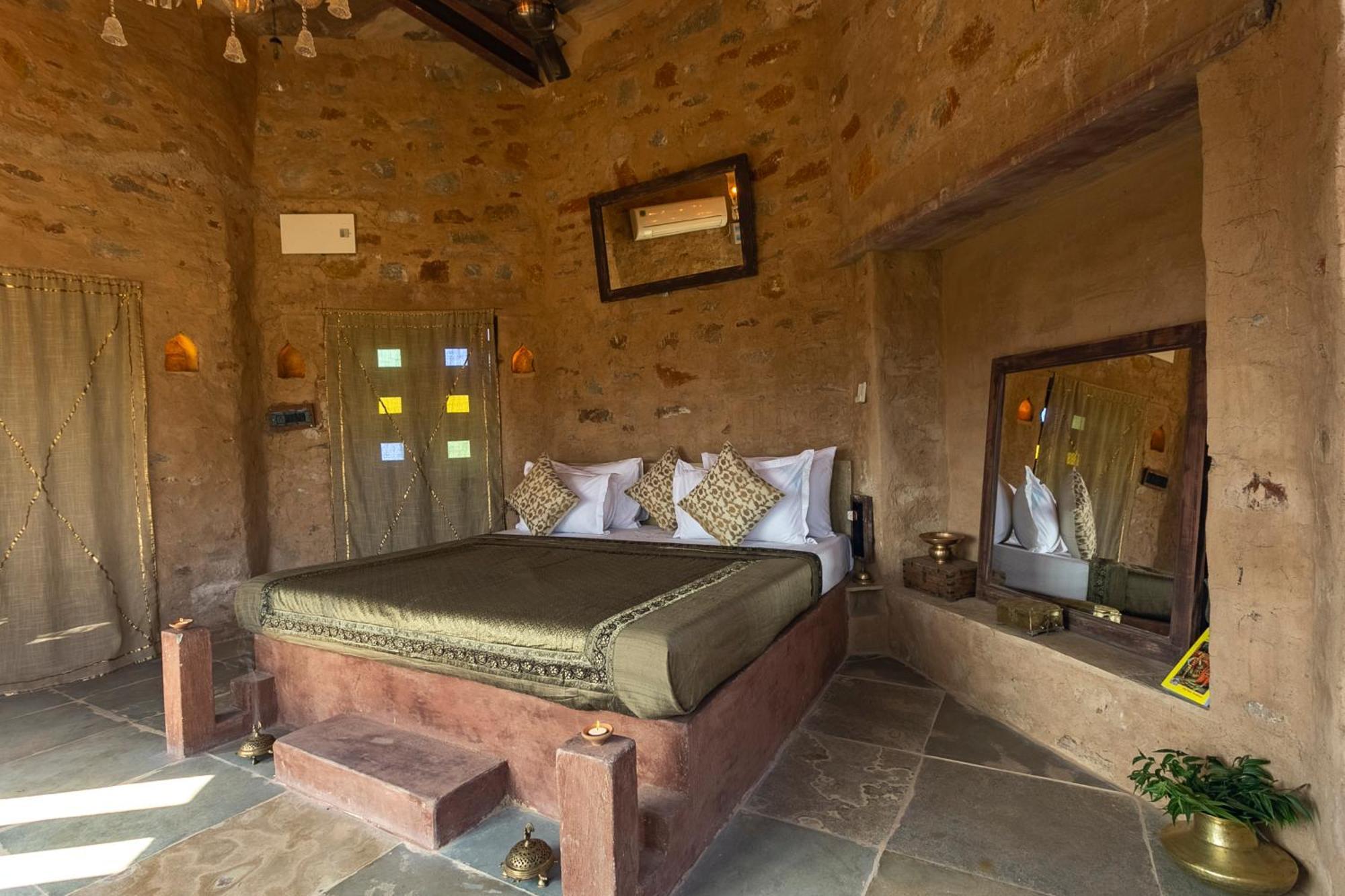 Manmatha A Luxury Retreat Bed and Breakfast Udaipur Exteriör bild
