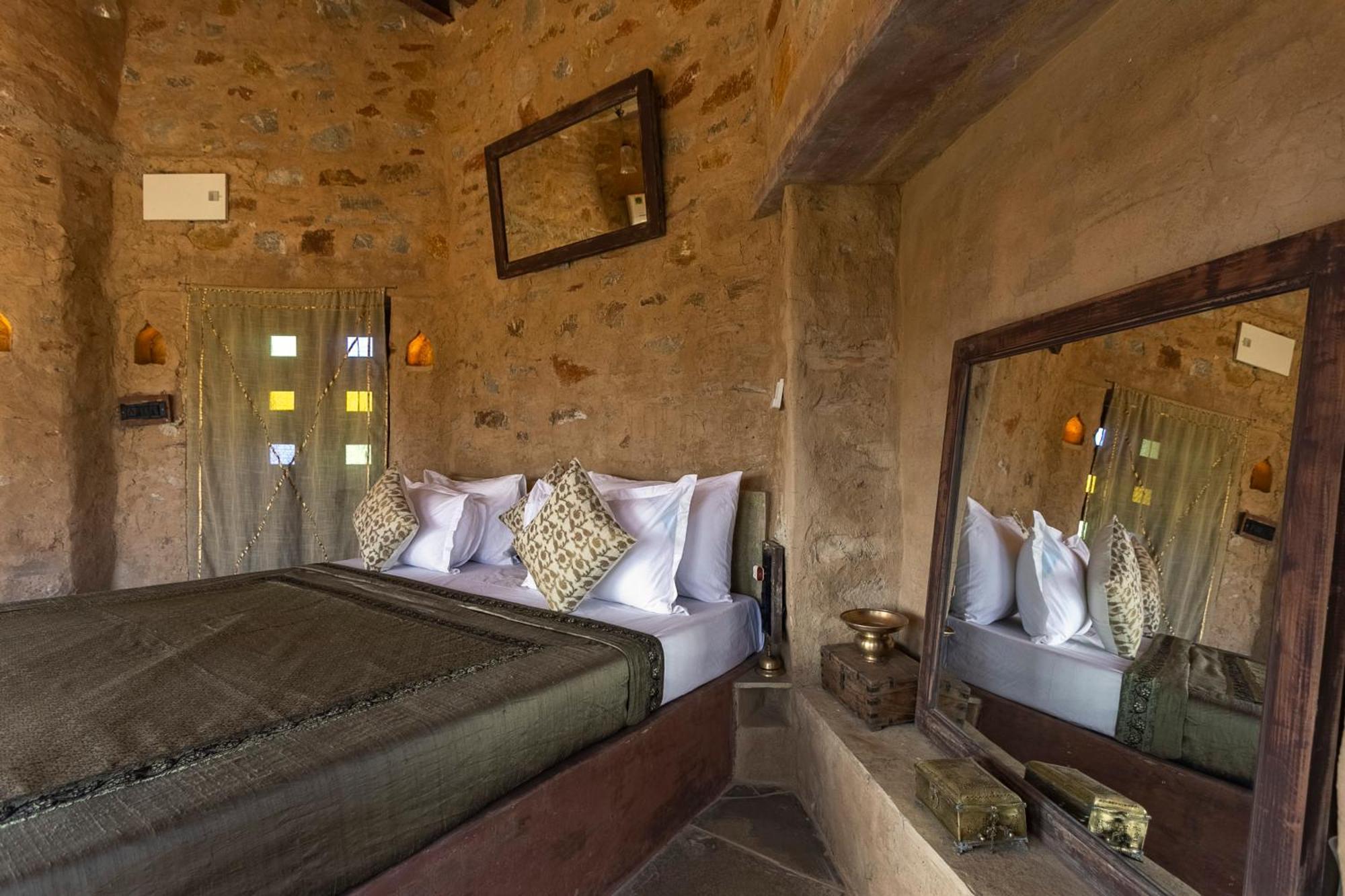 Manmatha A Luxury Retreat Bed and Breakfast Udaipur Exteriör bild