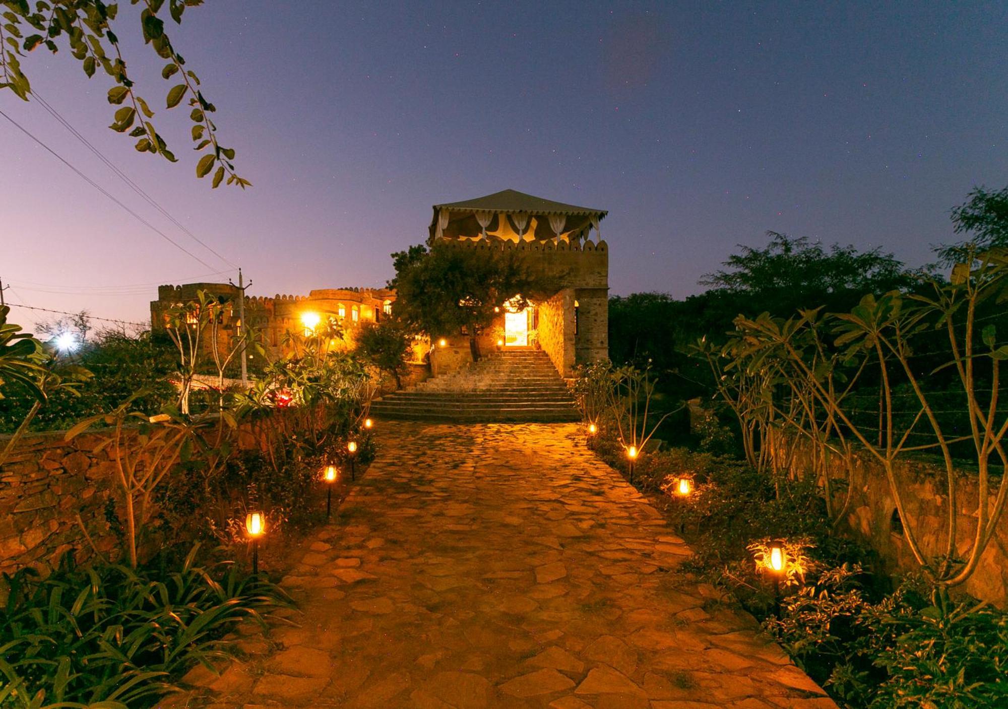 Manmatha A Luxury Retreat Bed and Breakfast Udaipur Exteriör bild