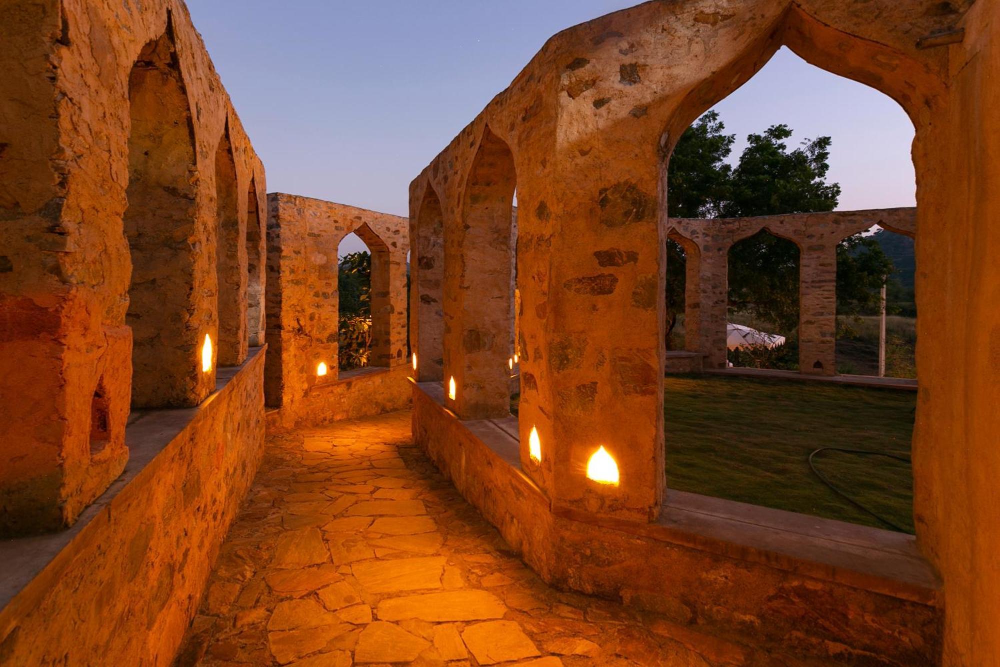 Manmatha A Luxury Retreat Bed and Breakfast Udaipur Exteriör bild