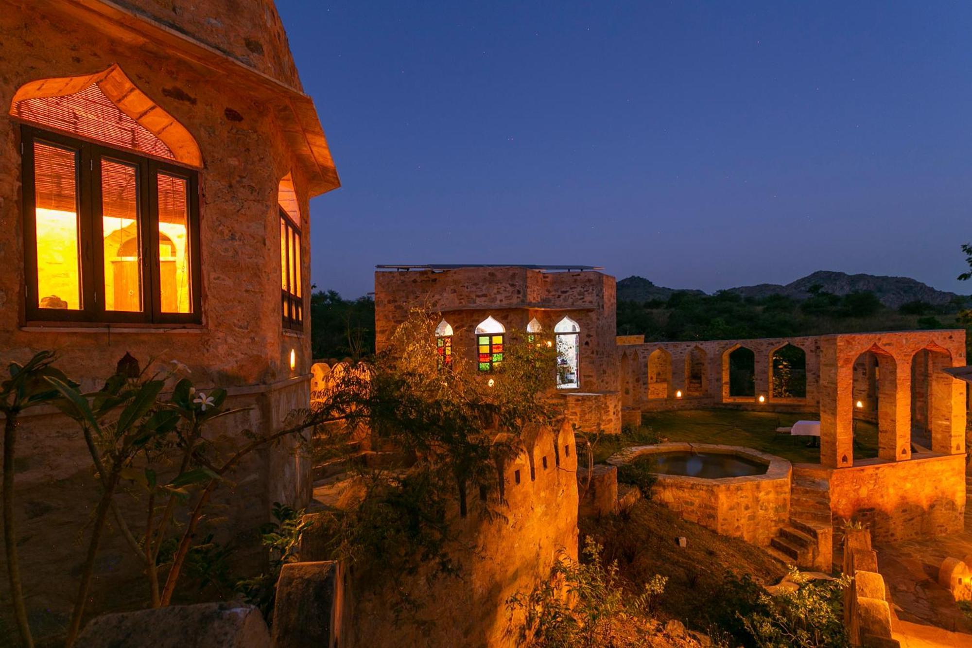 Manmatha A Luxury Retreat Bed and Breakfast Udaipur Exteriör bild